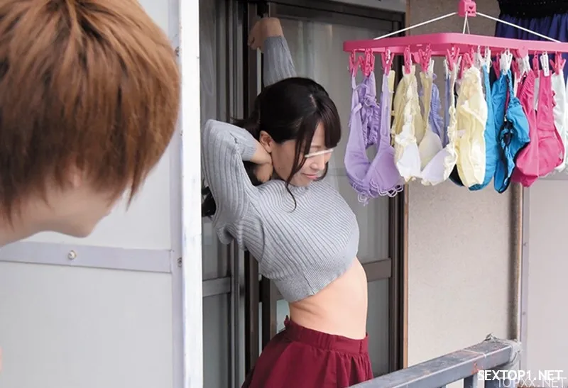 Những người phụ nữ nhà bên thèm địt